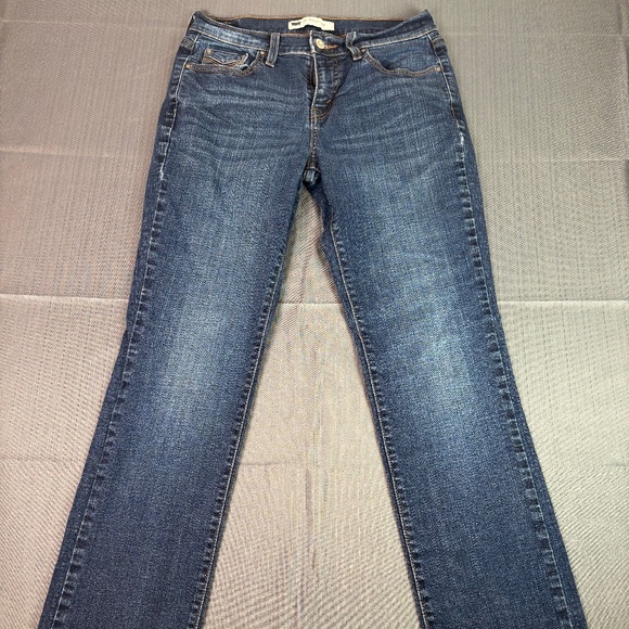 Levi’s 505 Women’s Straight Leg Jeans | Mid-Rise Stretch Denim – Medium Wash - Picture 2 of 4
